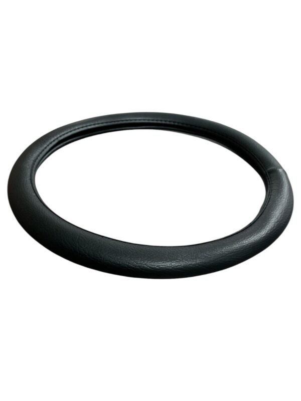 cubrevolante negro photoroom